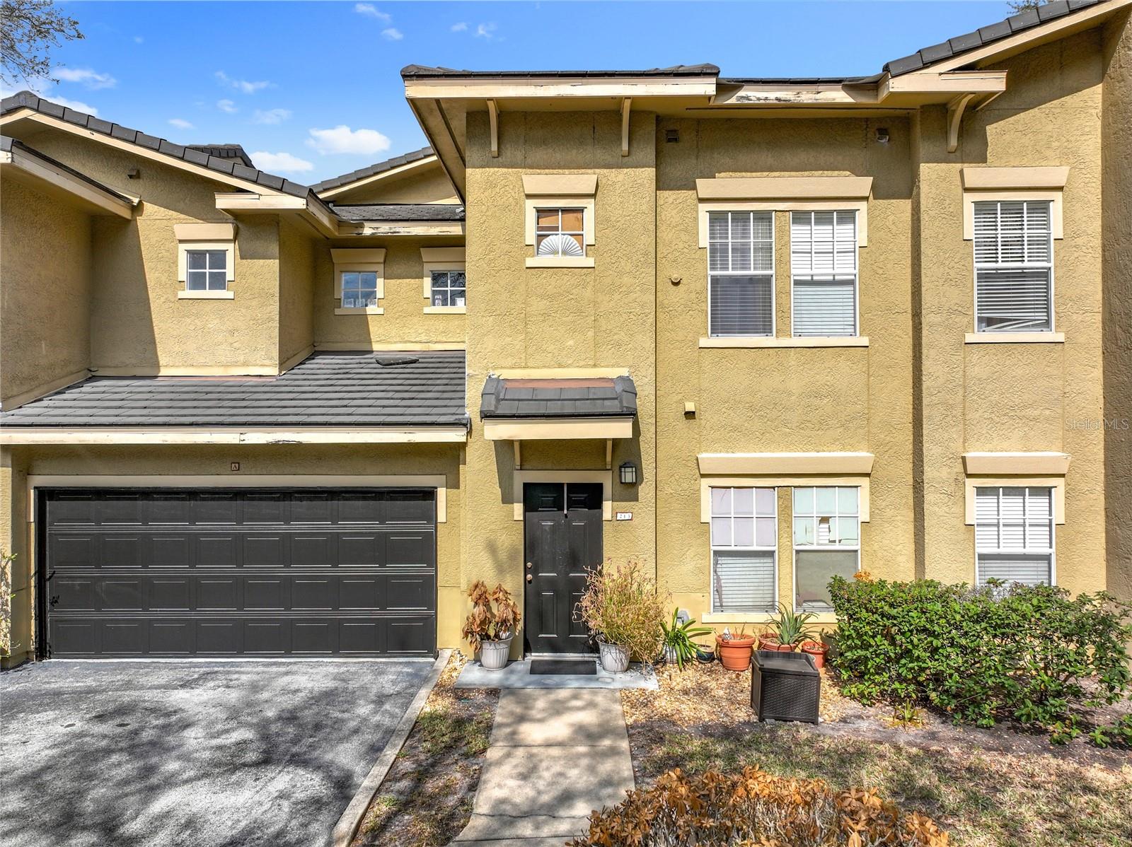 NOTTING HILL A CONDO - Residential