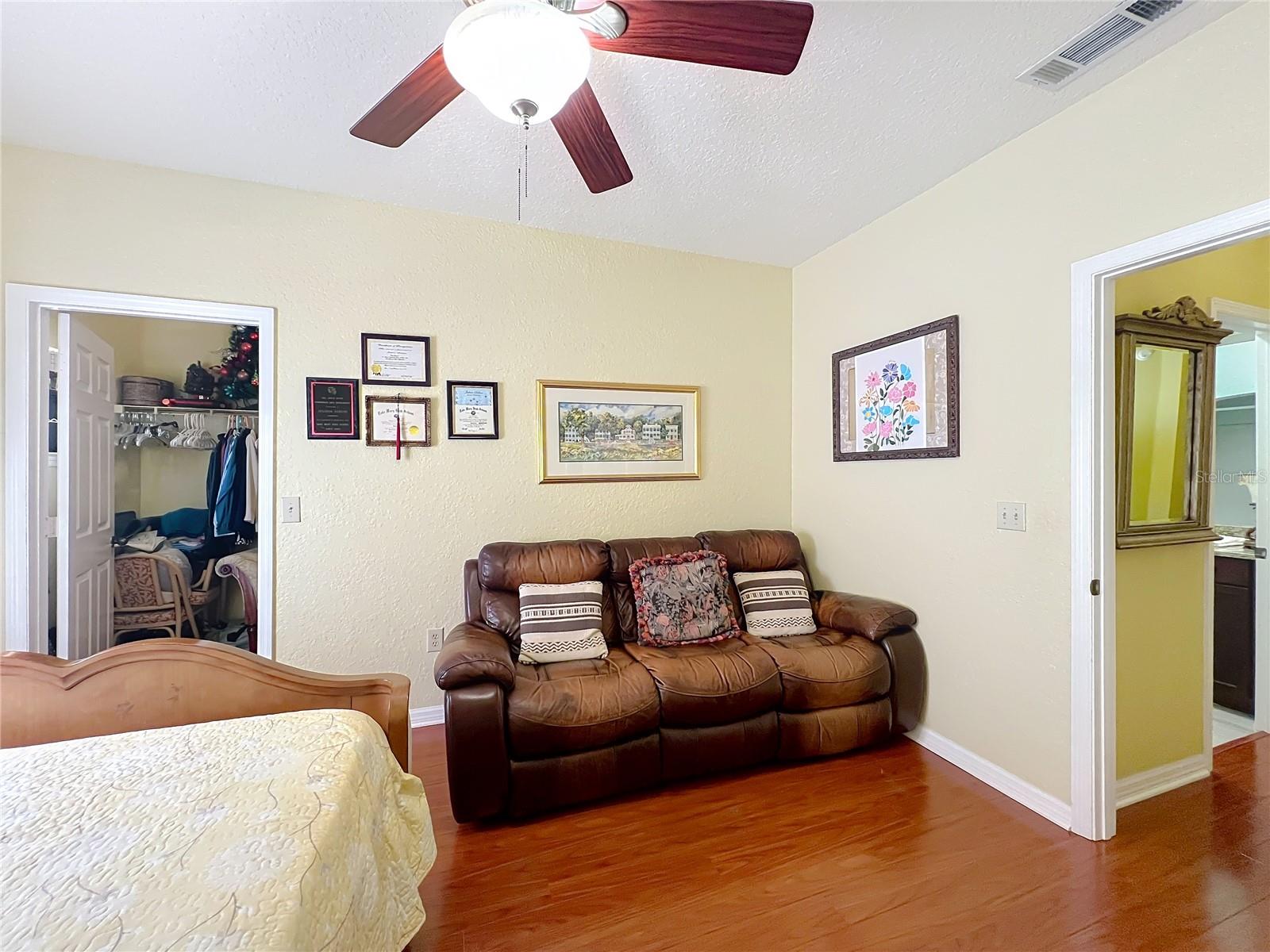 NOTTING HILL A CONDO - Residential