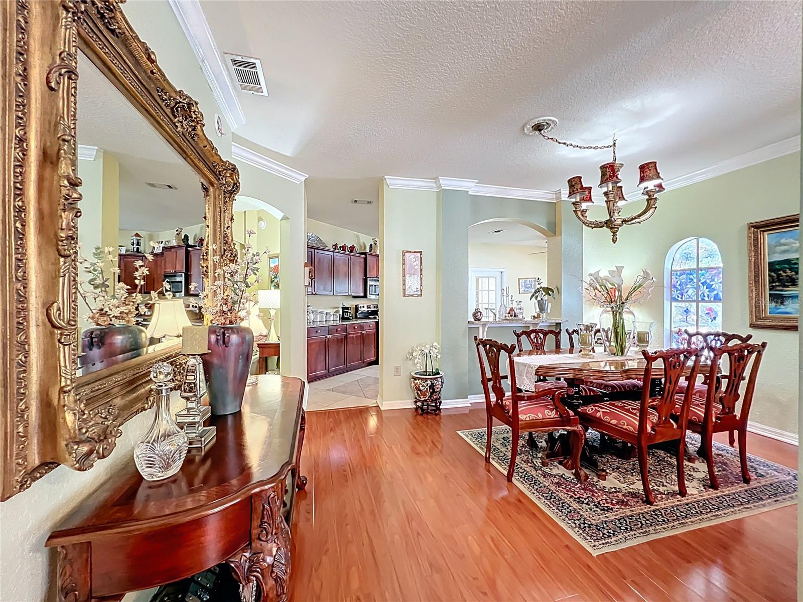 NOTTING HILL A CONDO - Residential