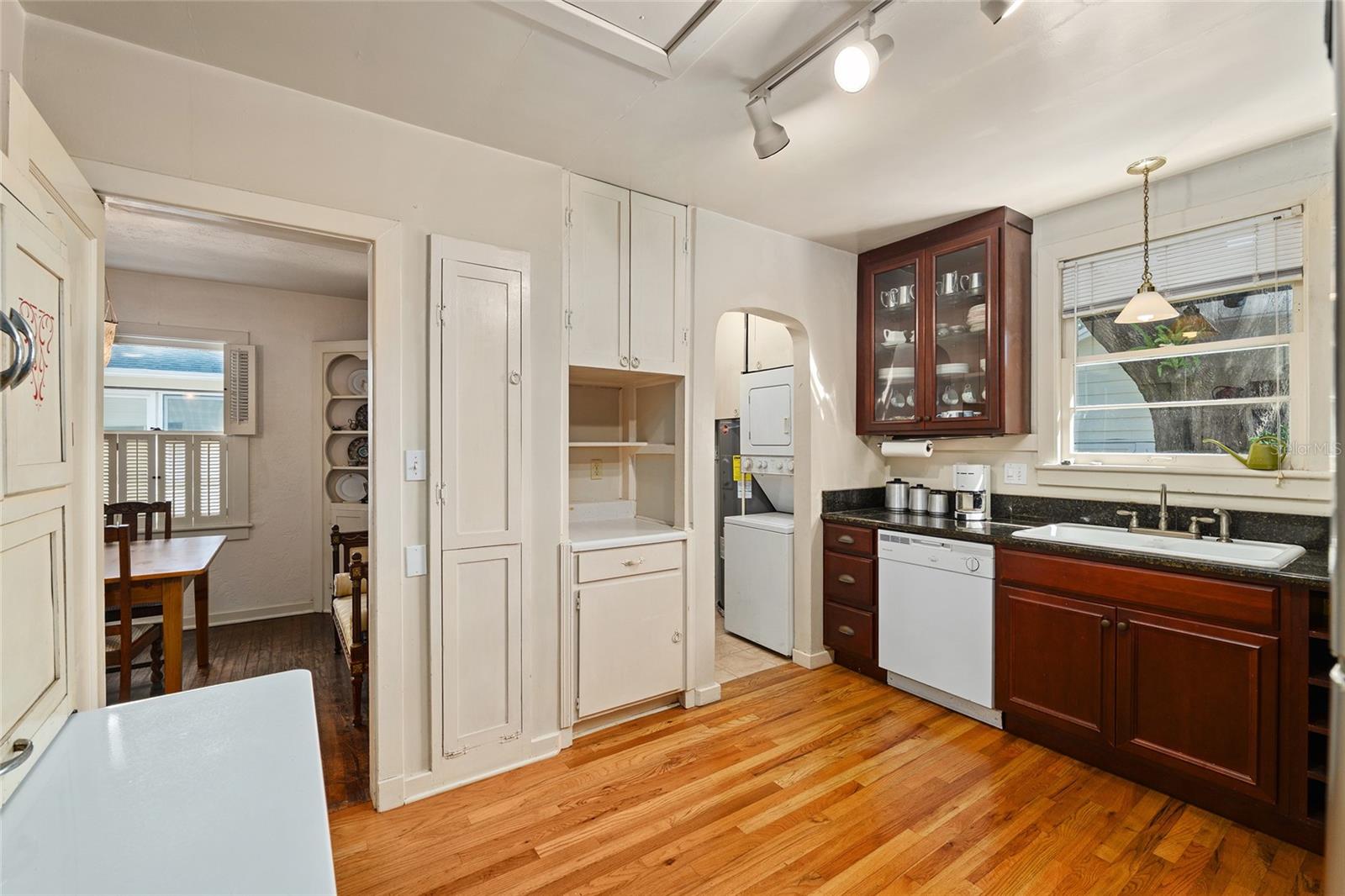 ELLIOT & LENGLE ADDN-HIGHLAND HEIGHTS - Residential