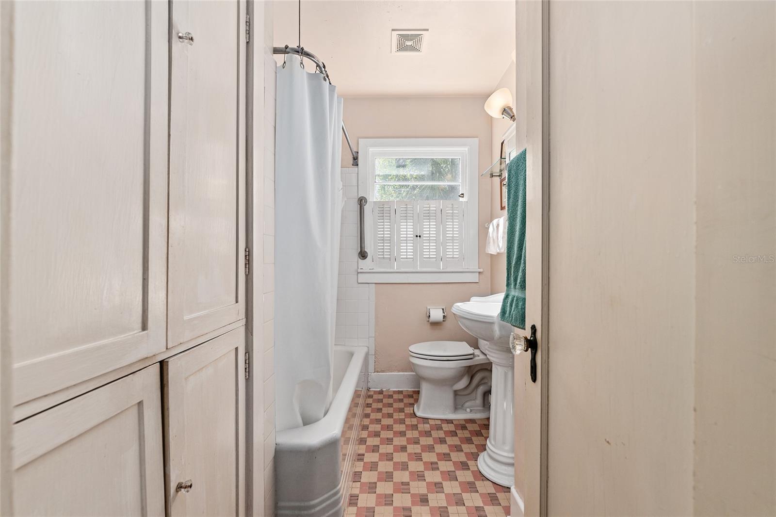 ELLIOT & LENGLE ADDN-HIGHLAND HEIGHTS - Residential