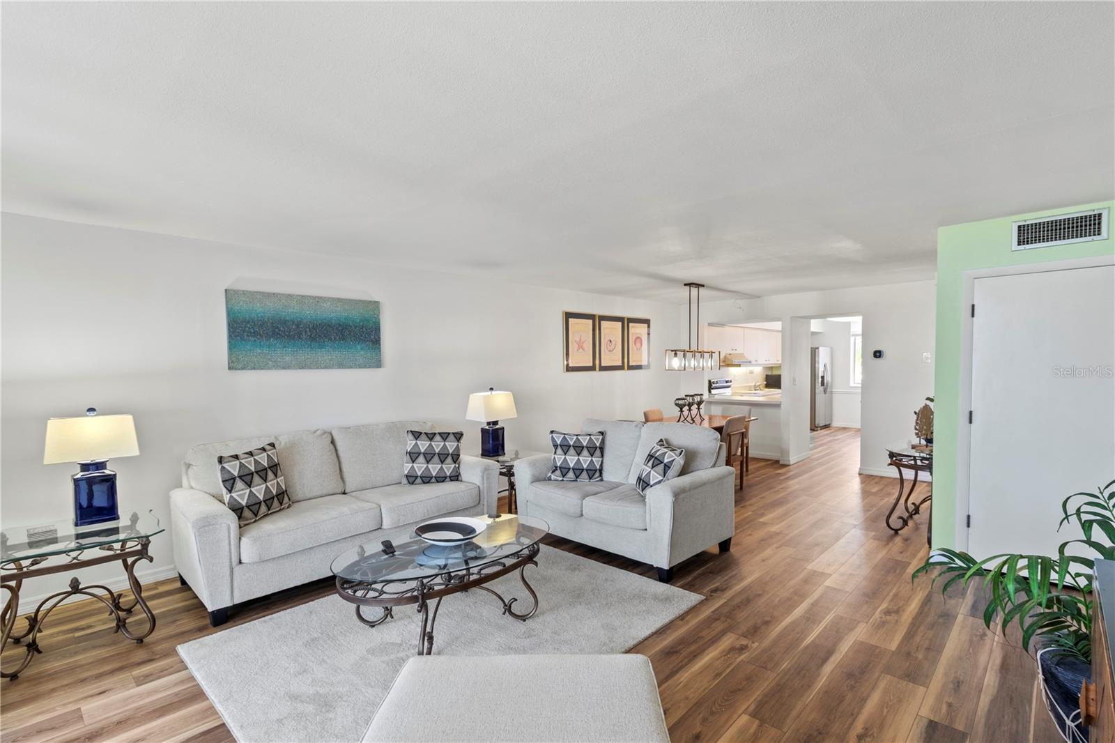 BAYPORT BCH & TEN PH D - Residential