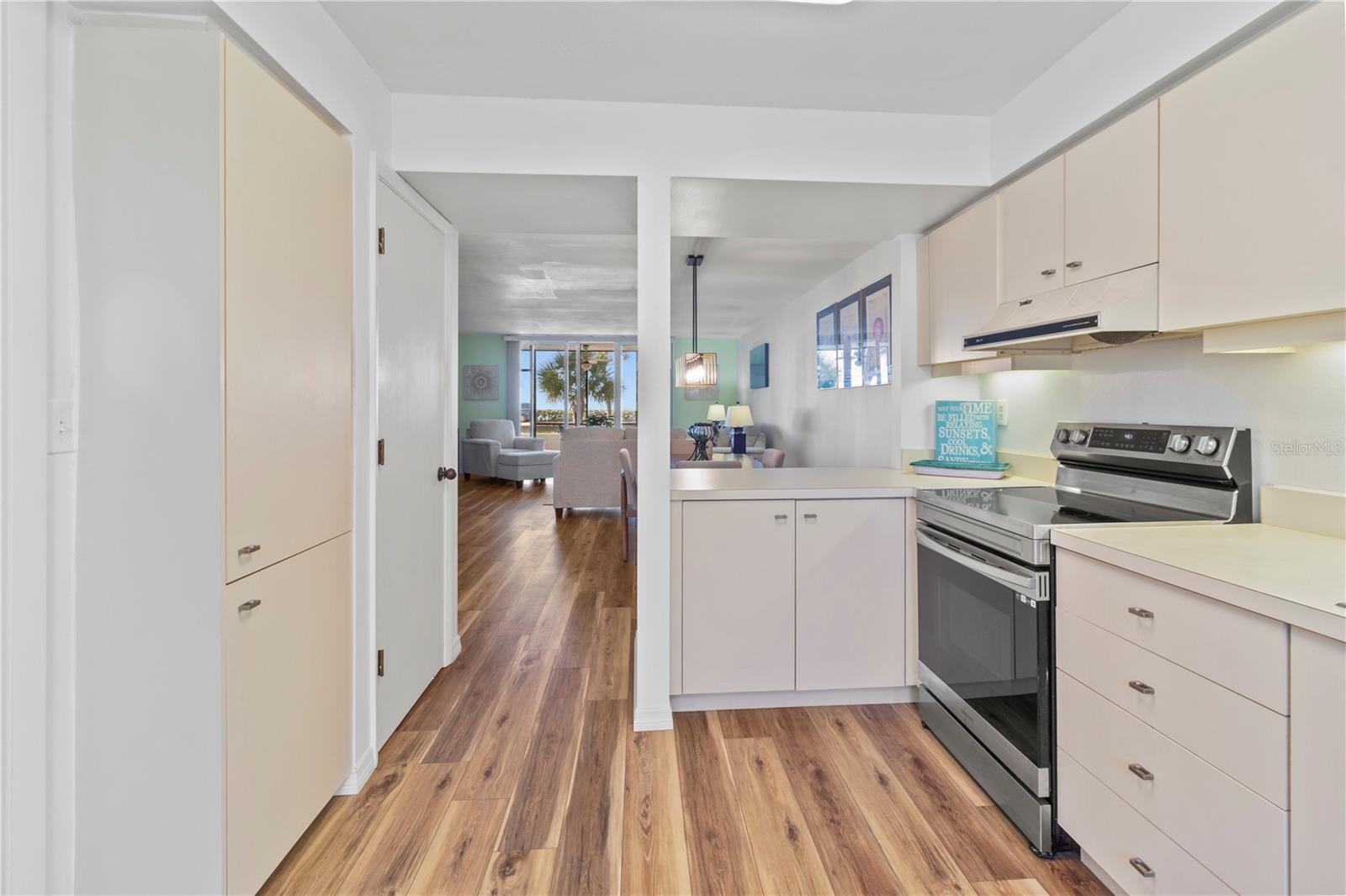 BAYPORT BCH & TEN PH D - Residential