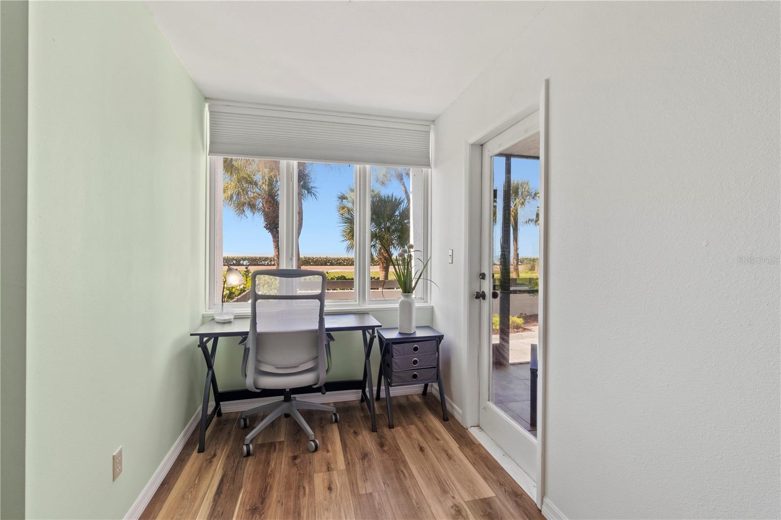 BAYPORT BCH & TEN PH D - Residential