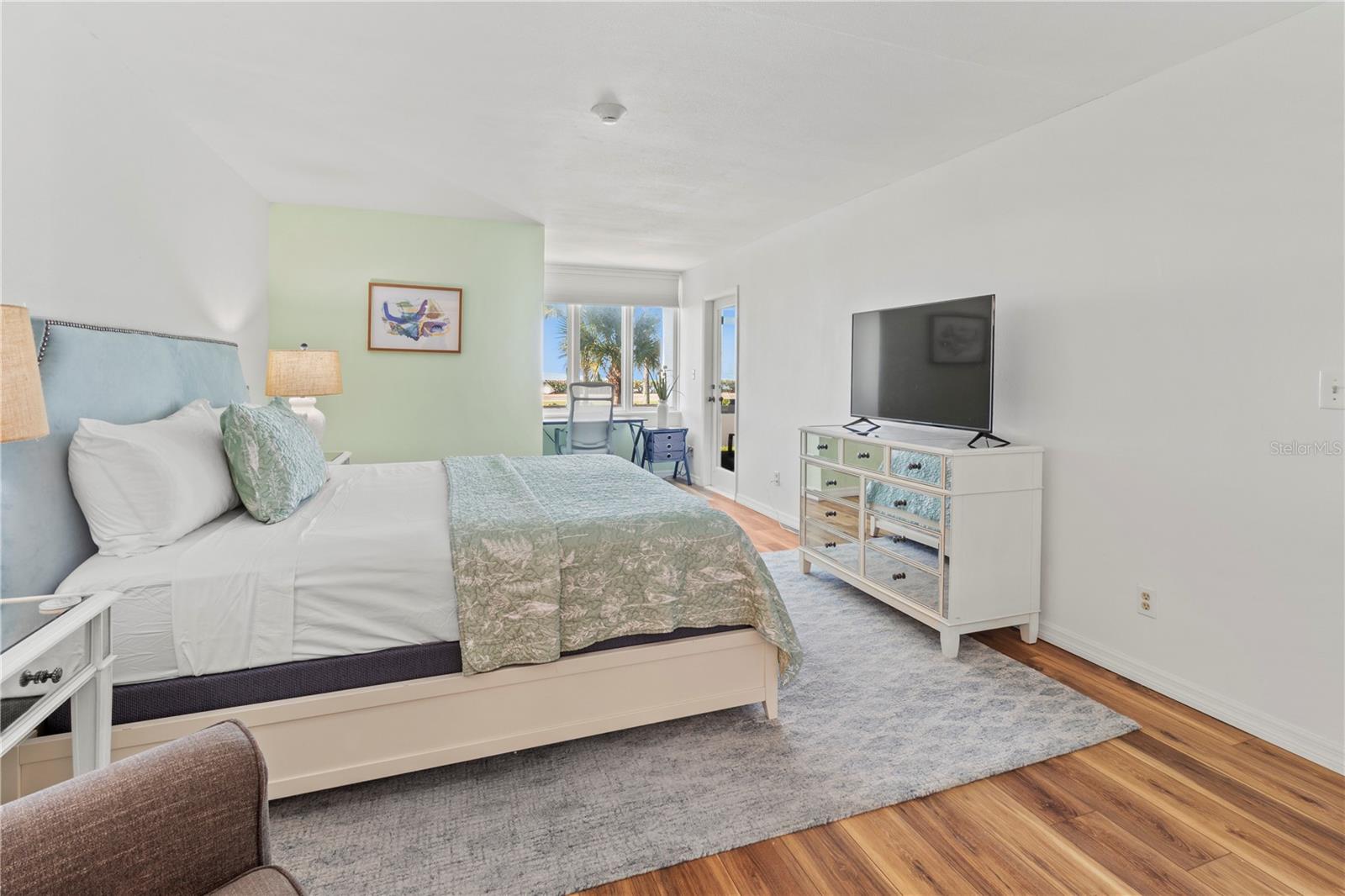 BAYPORT BCH & TEN PH D - Residential