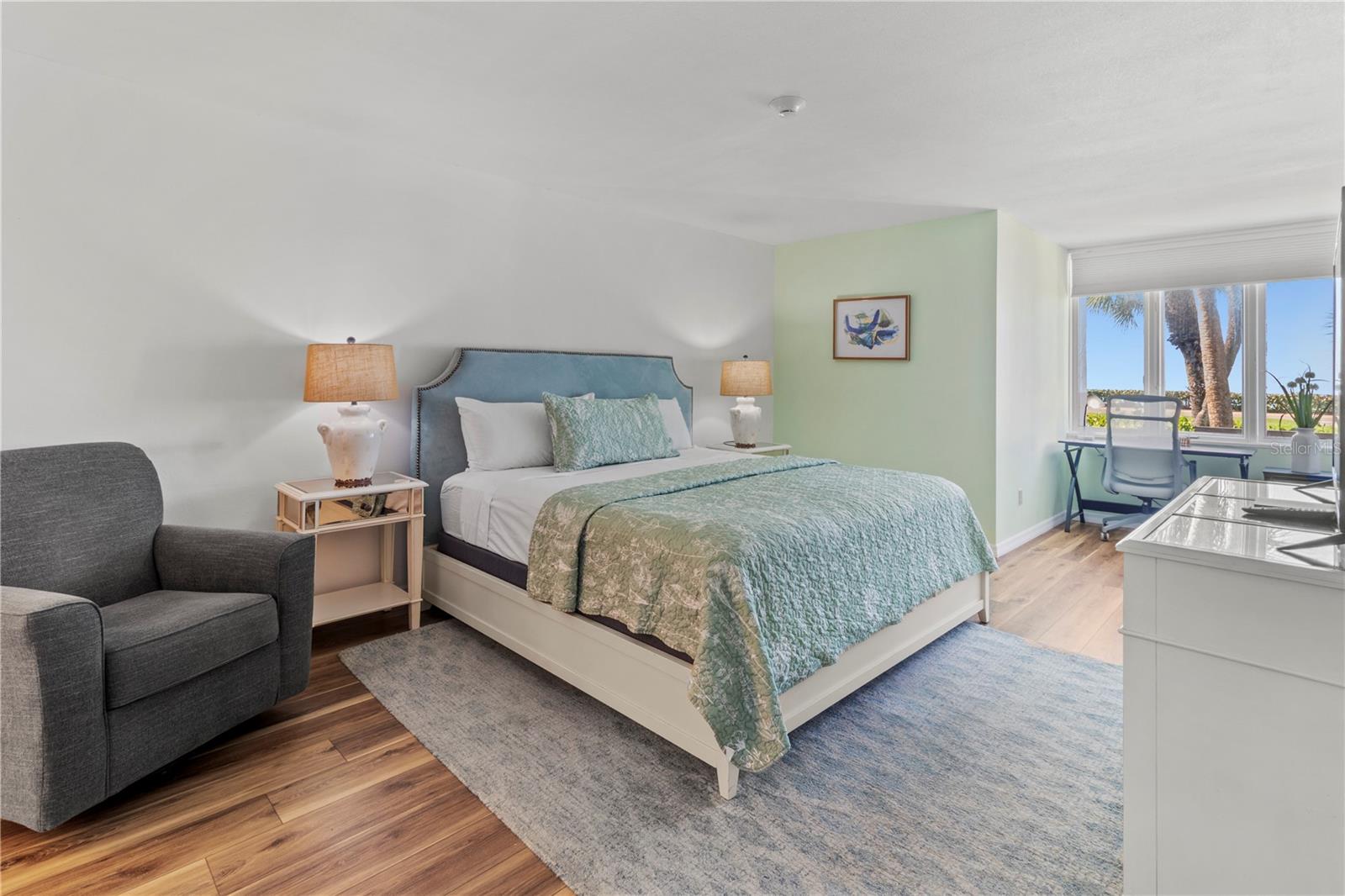 BAYPORT BCH & TEN PH D - Residential