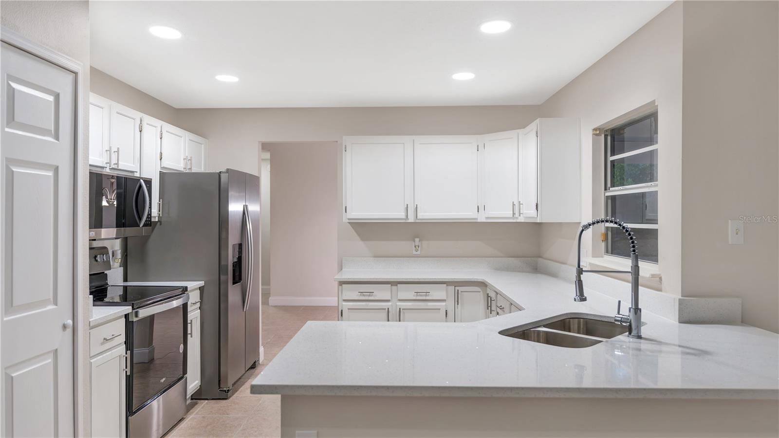 DELTONA LAKES UNIT 04 - Residential