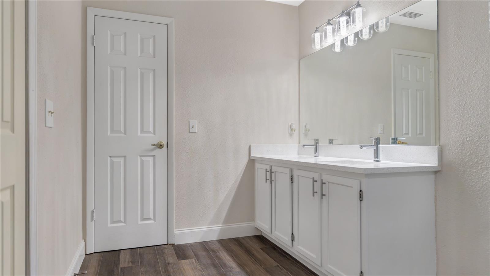 DELTONA LAKES UNIT 04 - Residential