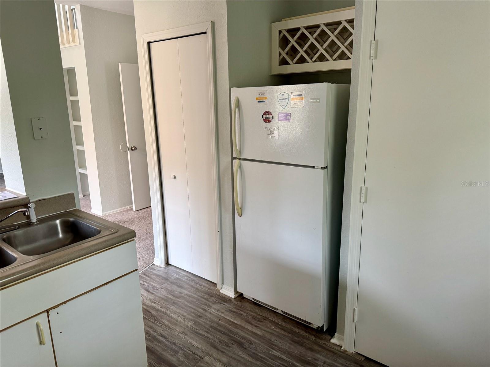 NOTTING HILL A CONDO - Residential