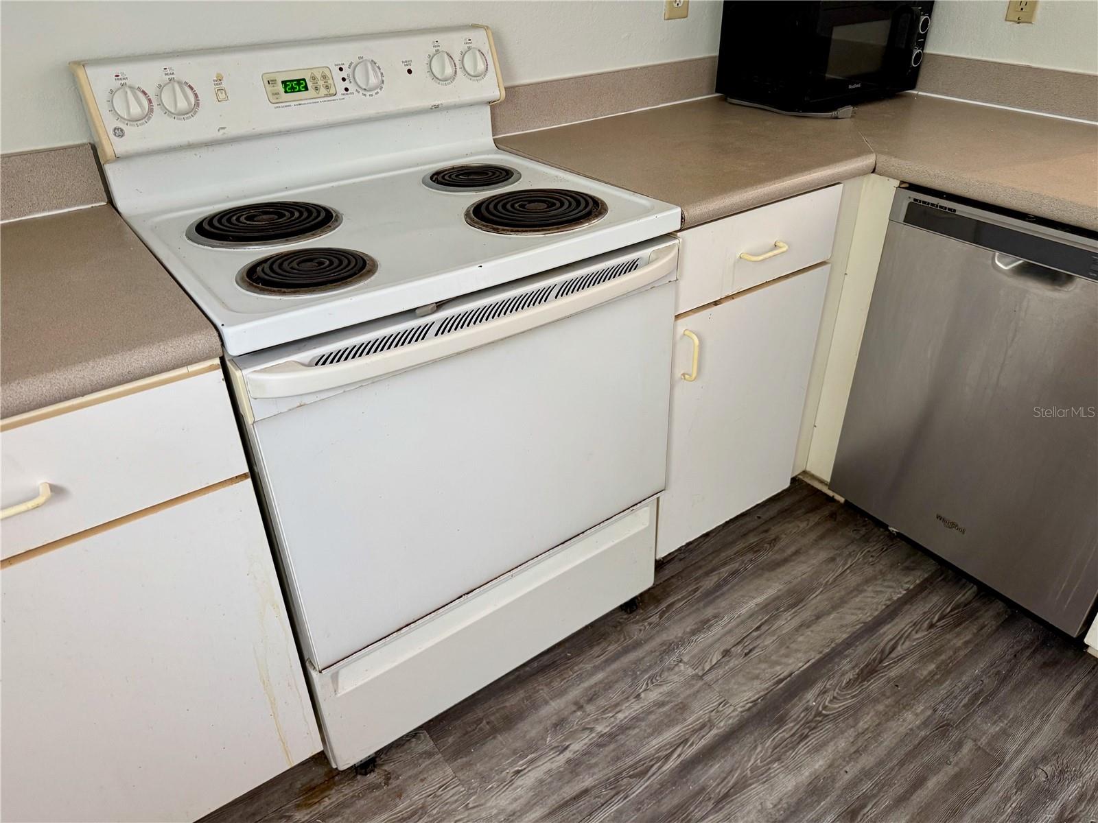 NOTTING HILL A CONDO - Residential