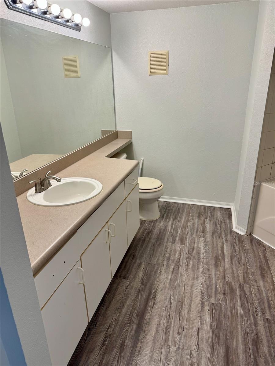 NOTTING HILL A CONDO - Residential