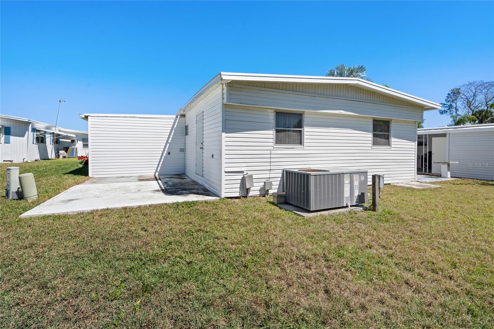 ARIANA SHORES MHP - Residential