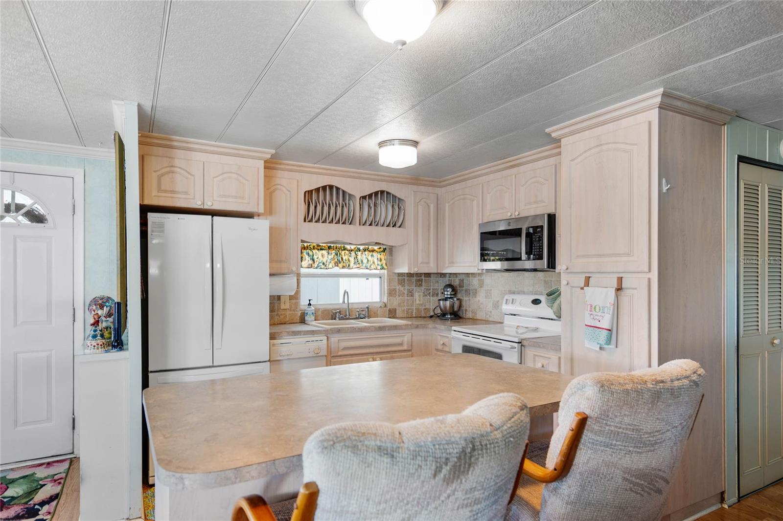 ARIANA SHORES MHP - Residential
