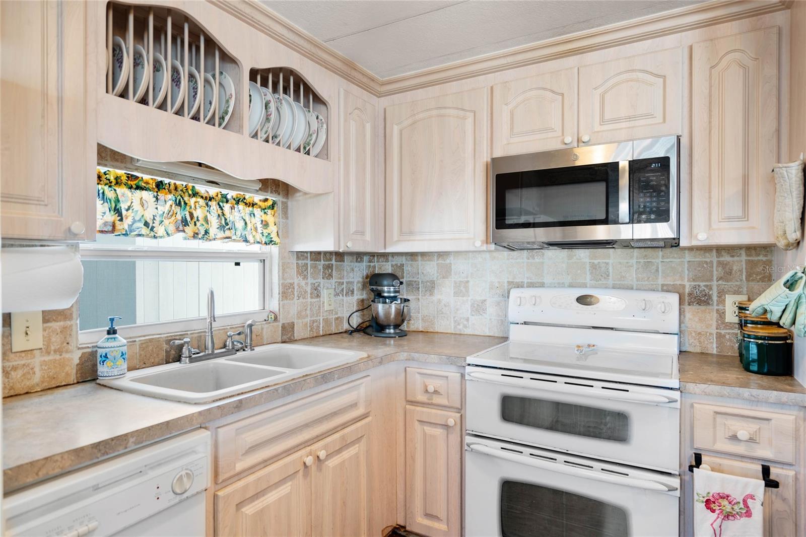 ARIANA SHORES MHP - Residential
