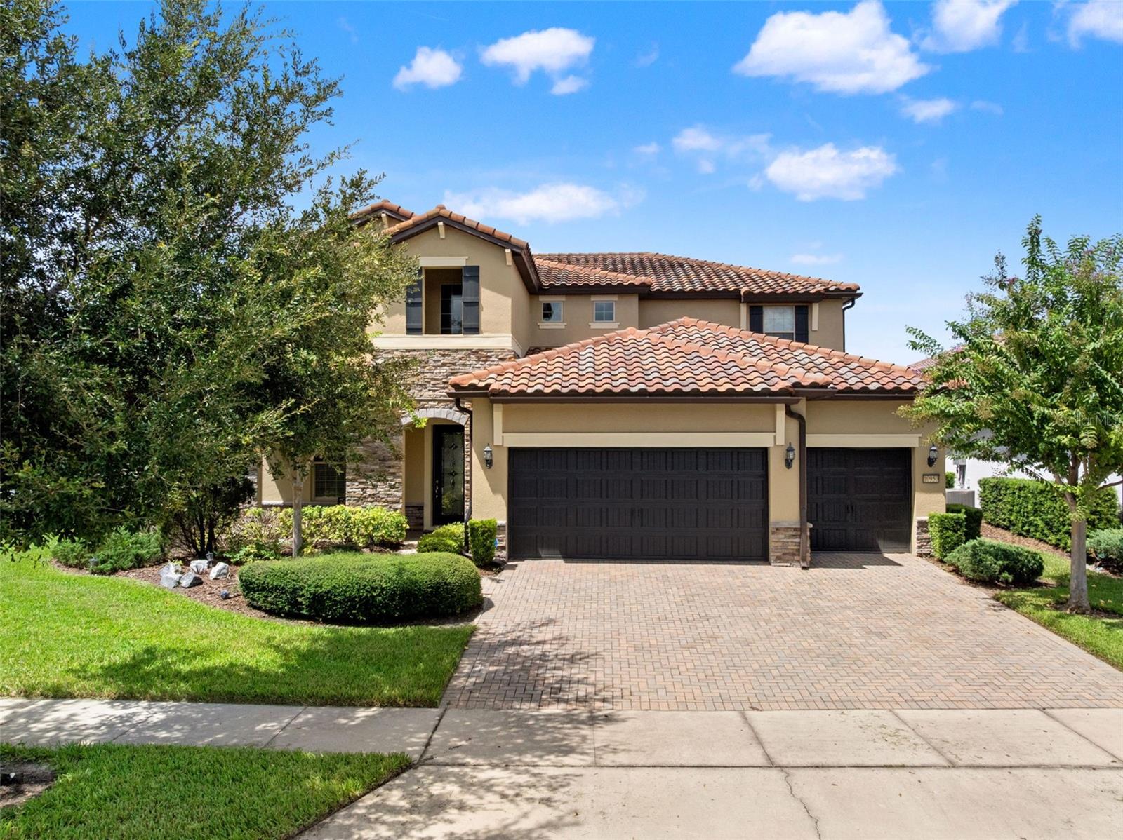 Casas a venda 2 - Jen Dantas 10950 CITRON OAKS DRIVE