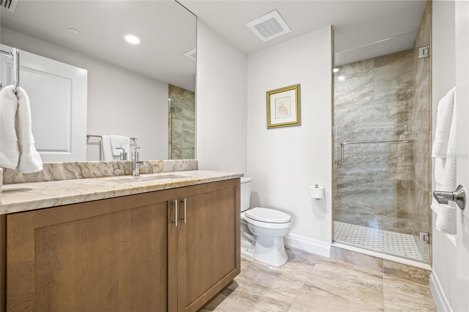 SUNSET POINTE AT COLLANY KEY III CONDO - Residential Lease