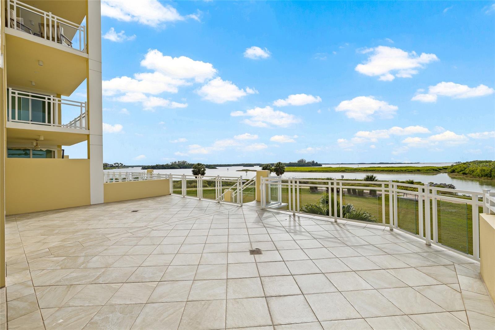 SUNSET POINTE AT COLLANY KEY III CONDO - Residential Lease