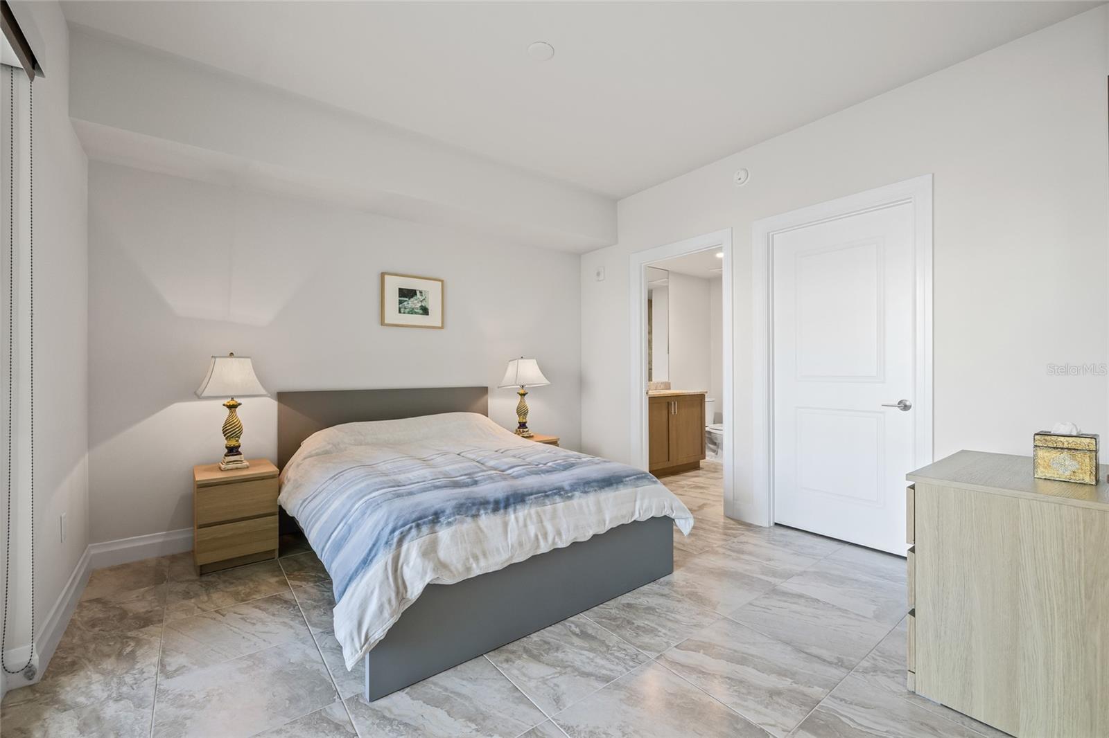 SUNSET POINTE AT COLLANY KEY III CONDO - Residential Lease