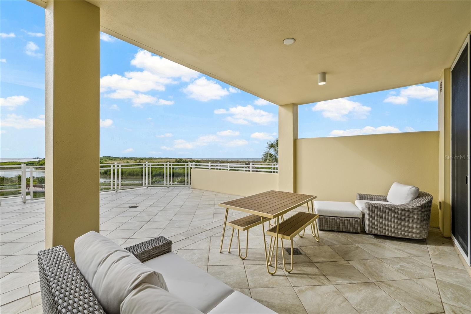 SUNSET POINTE AT COLLANY KEY III CONDO - Residential Lease