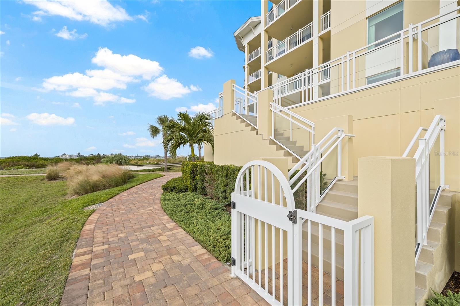 SUNSET POINTE AT COLLANY KEY III CONDO - Residential Lease