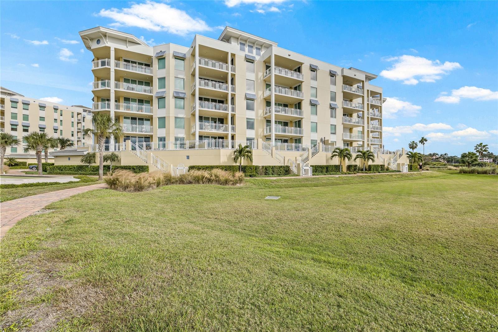 SUNSET POINTE AT COLLANY KEY III CONDO - Residential Lease