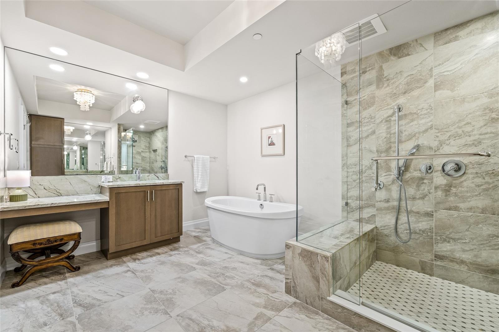 SUNSET POINTE AT COLLANY KEY III CONDO - Residential Lease