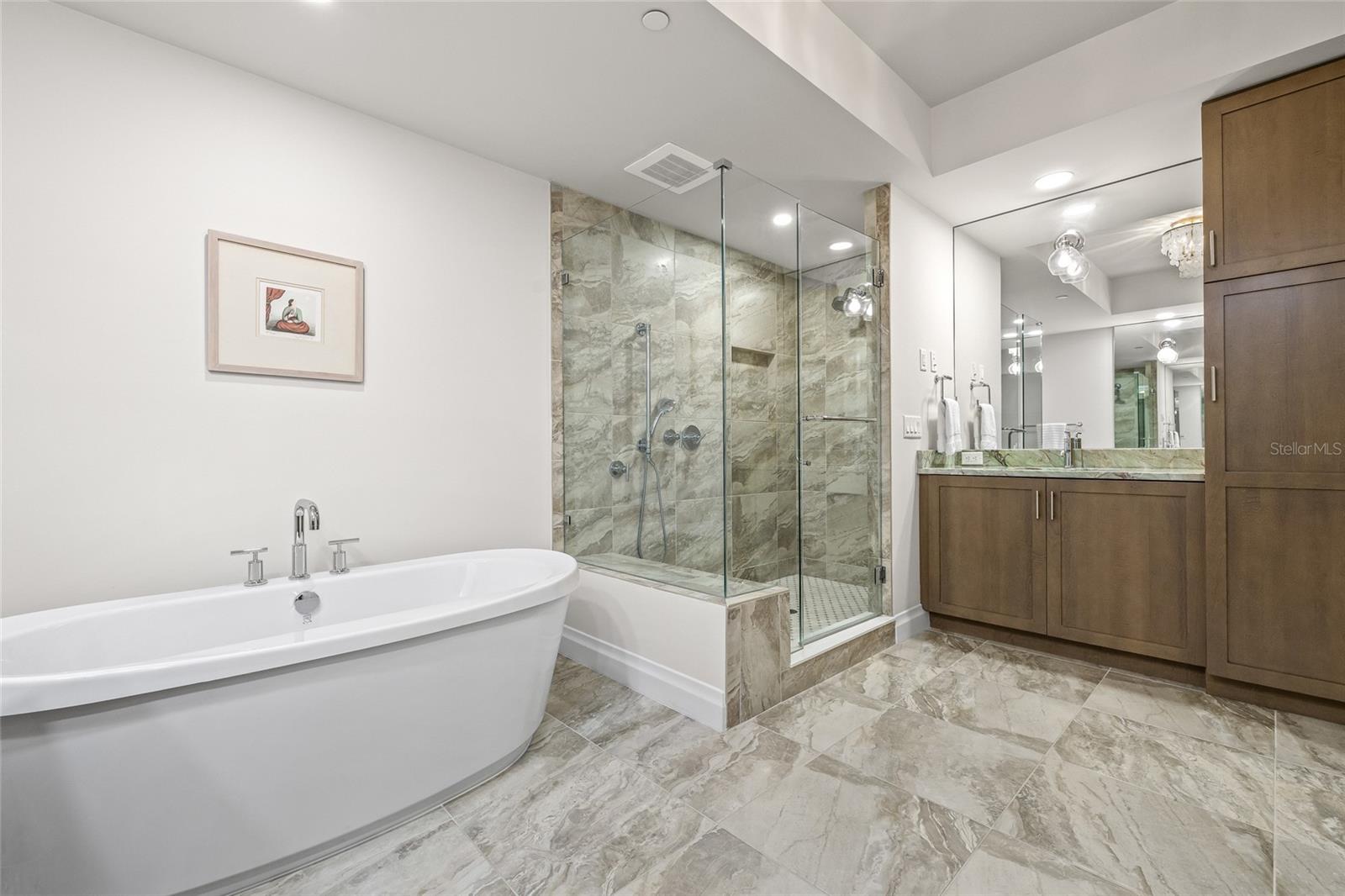 SUNSET POINTE AT COLLANY KEY III CONDO - Residential Lease