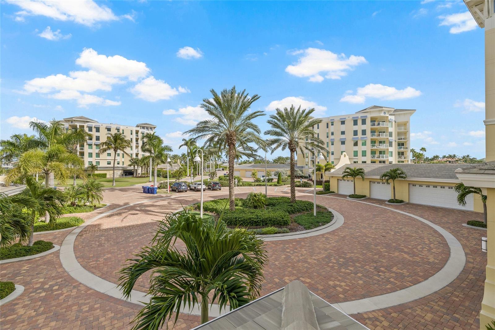 SUNSET POINTE AT COLLANY KEY III CONDO - Residential Lease