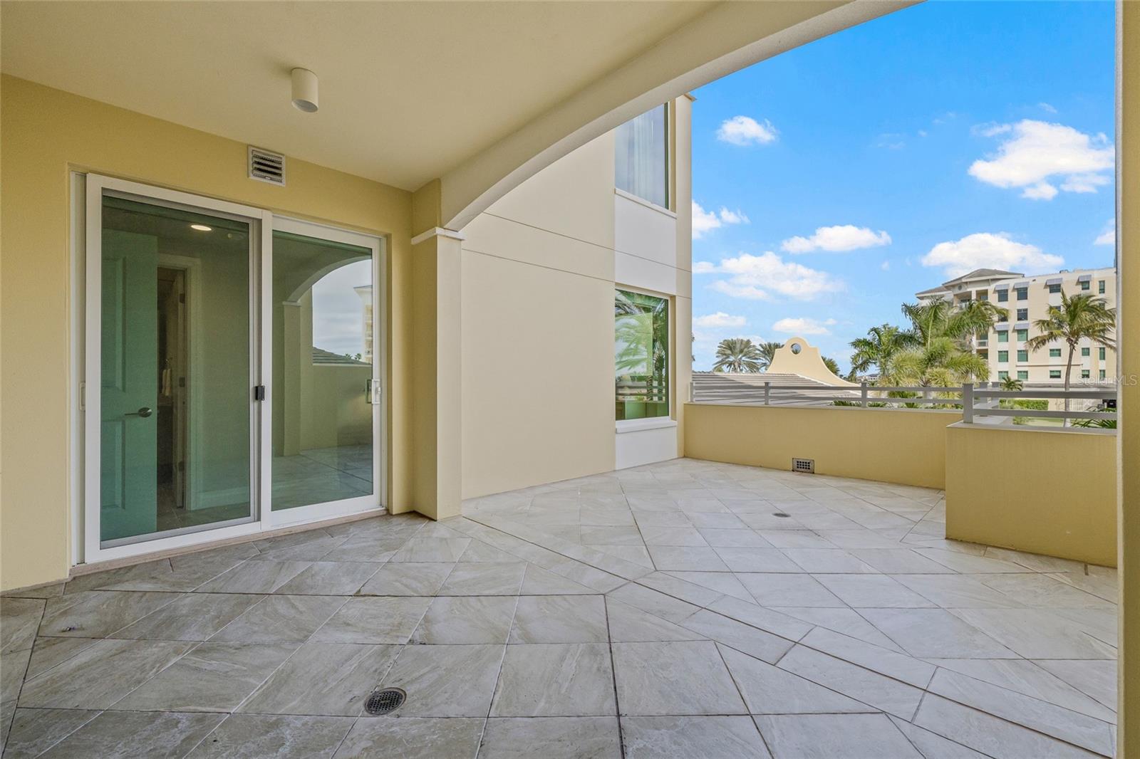 SUNSET POINTE AT COLLANY KEY III CONDO - Residential Lease