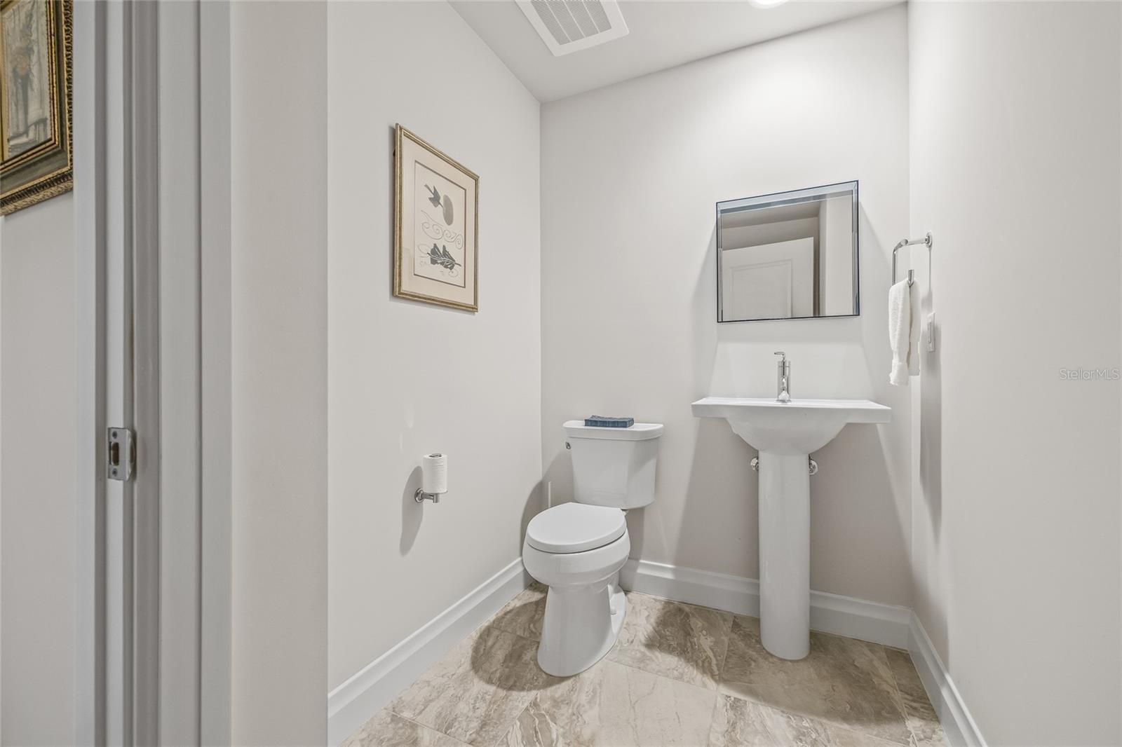 SUNSET POINTE AT COLLANY KEY III CONDO - Residential Lease