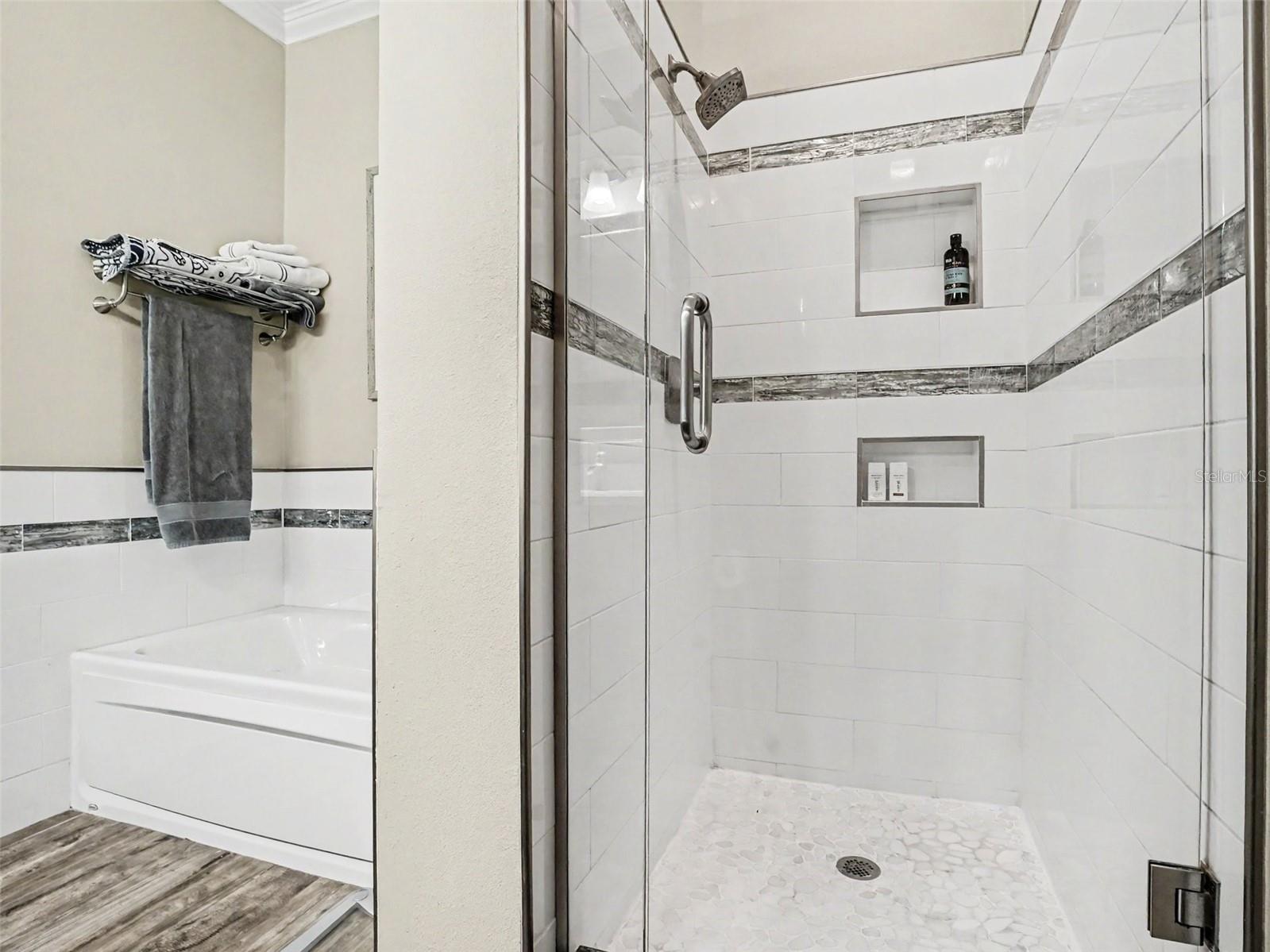BAKERS CROSSING - Residential