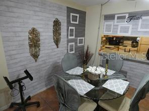 HOLYDAY OAKS CONDO - Residential