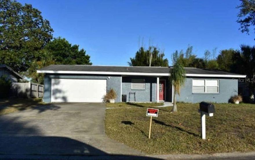 Auction Property. Being sold, Occupied. No Interior Access. This ranch-style single-family home offers 4 bedrooms and 3 bathrooms with approximately 1930 square feet of living space on a 0.22-acre lot. Conveniently located, it enjoys proximity to Ormond Beach, nature trails, shopping, dining, and entertainment. All inquiries and questions should be directed to Xome Customer Service. No representation as to the validity of the information in this listing; buyer to verify all information herein.