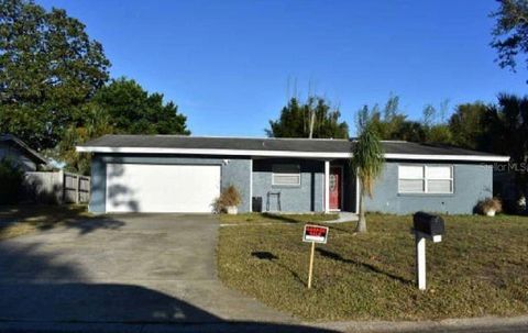 Photo of 911 Woodmere Circle, Ormond Beach, FL 32174 (MLS # O6401865)