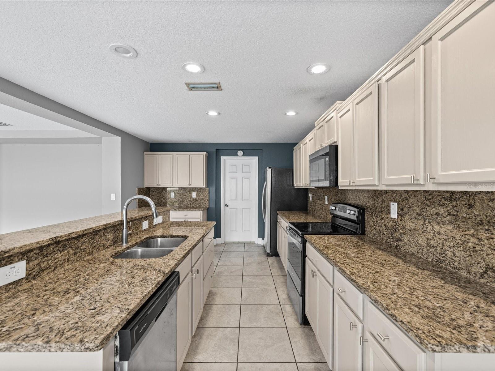 7335 BRIDGEVIEW DRIVE