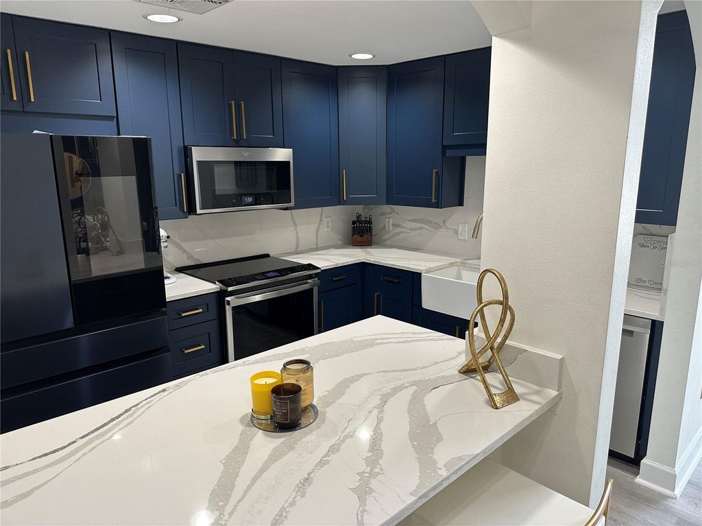 Photo of 808 3rd Avenue W #701, Bradenton, FL 34205 (MLS # A4636987)