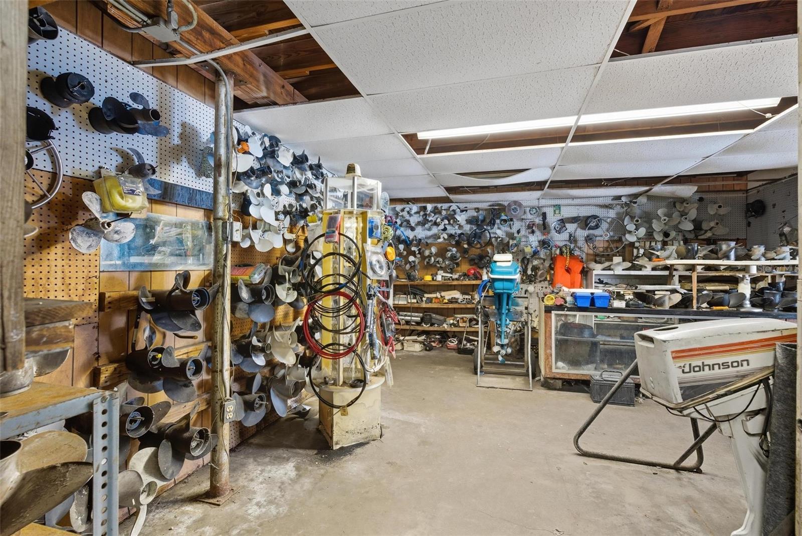 VENICE ADD KINGSTON - Commercial Sale