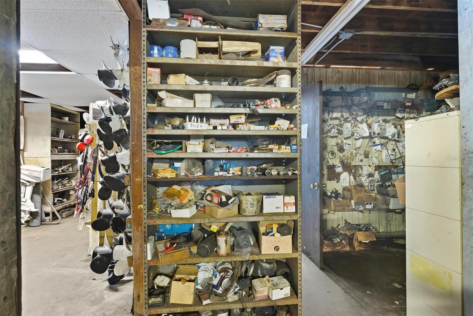 VENICE ADD KINGSTON - Commercial Sale