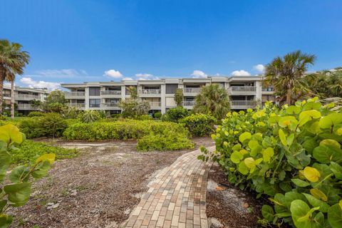 A home in LONGBOAT KEY