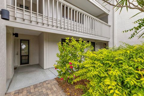 A home in LONGBOAT KEY