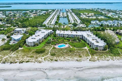 A home in LONGBOAT KEY