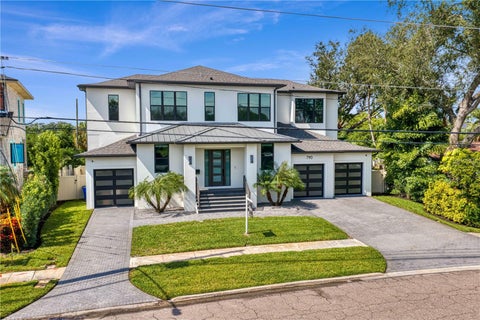 Photo of 790 Cordova Boulevard NE, St Petersburg, FL 33704 (MLS # TB8557208)