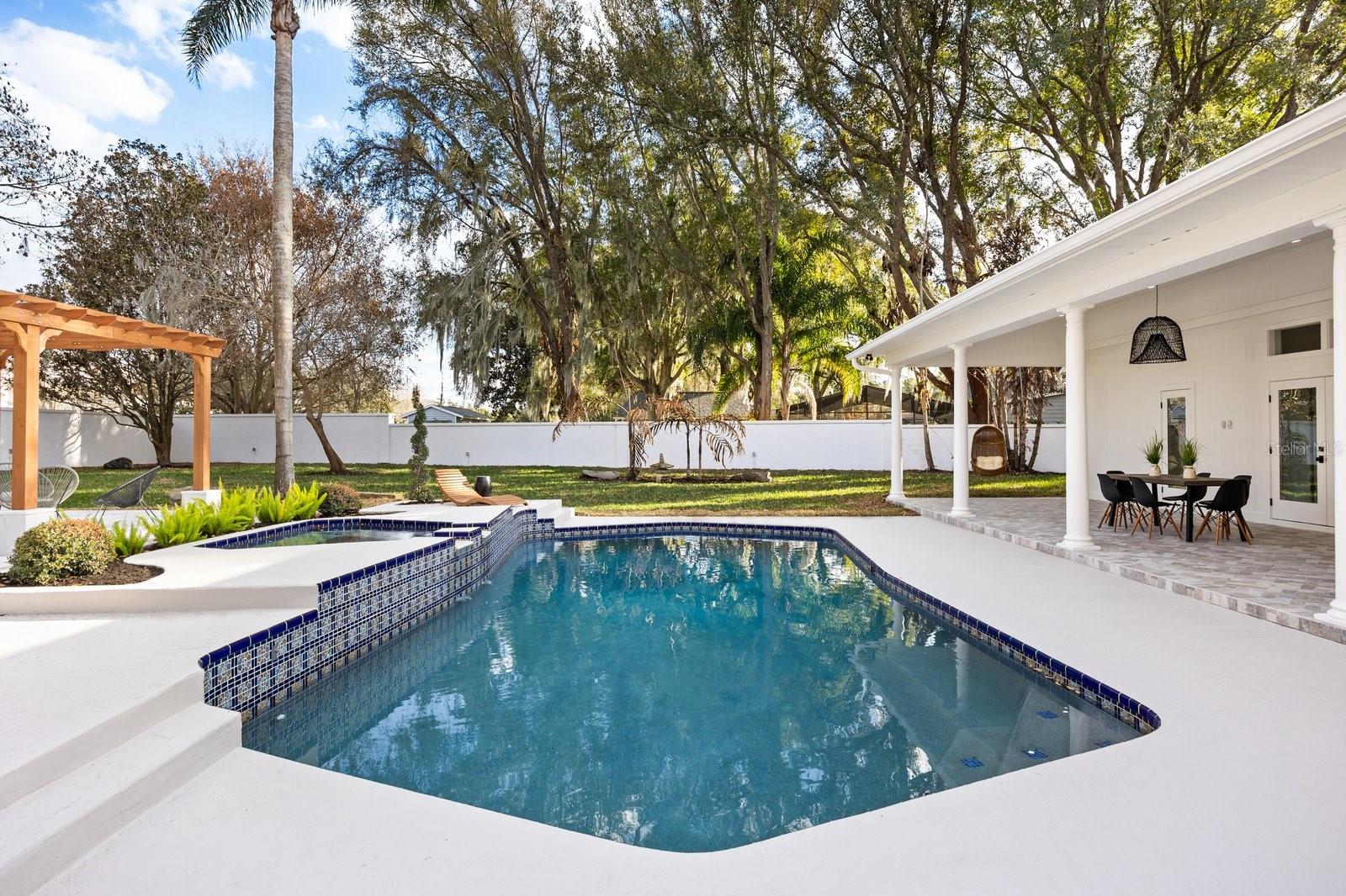 WINDERMERE OAKS - Residential