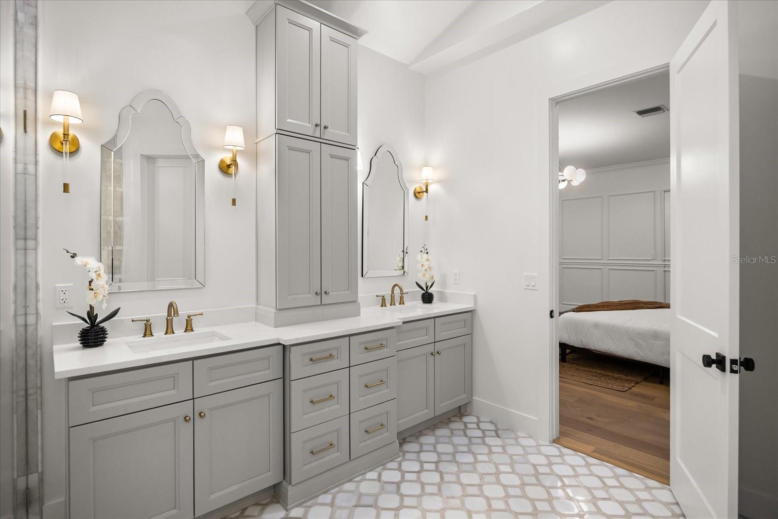 WINDERMERE OAKS - Residential