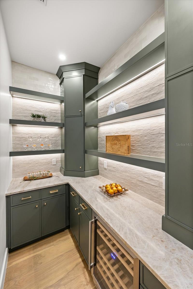 WINDERMERE OAKS - Residential