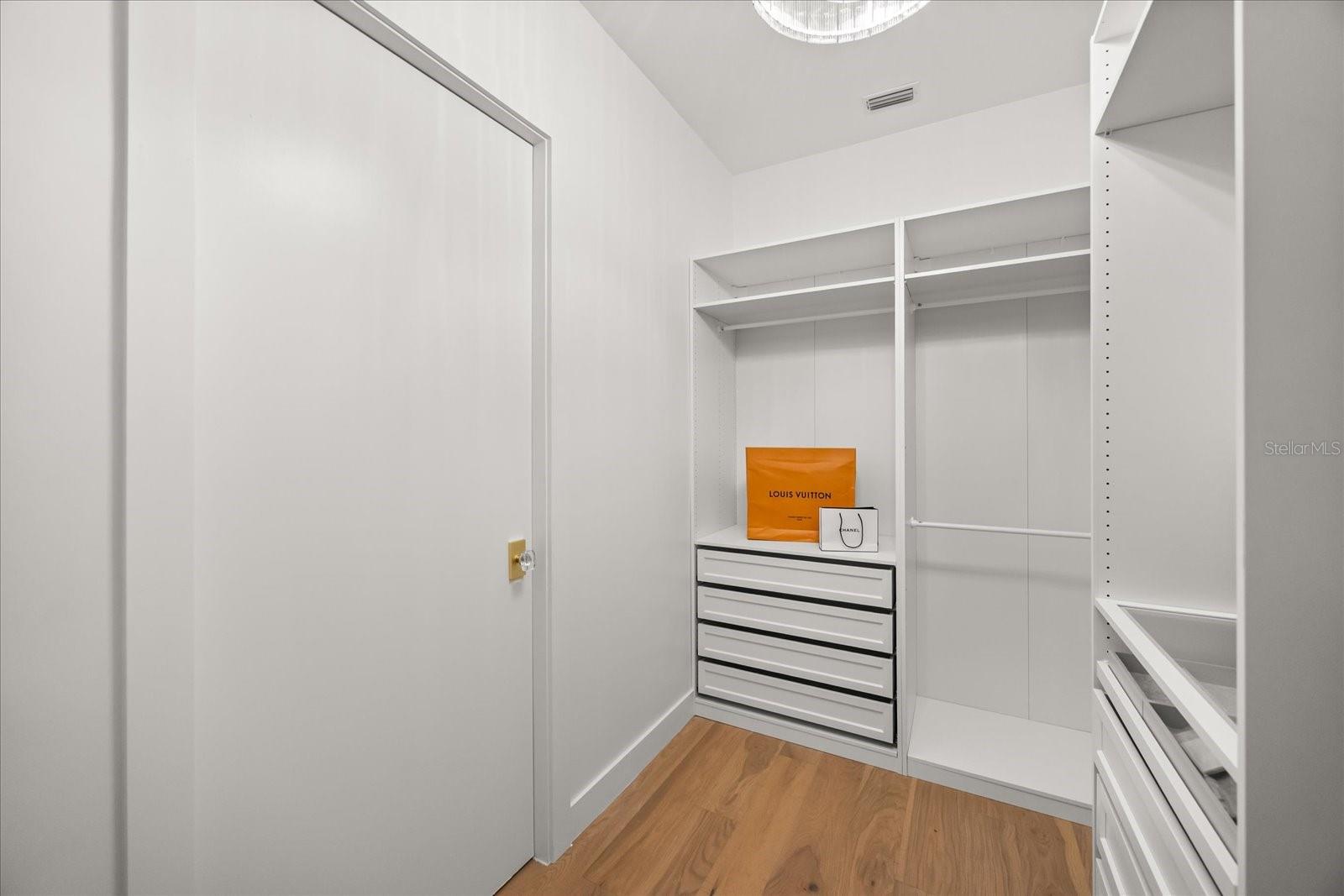 WINDERMERE OAKS - Residential