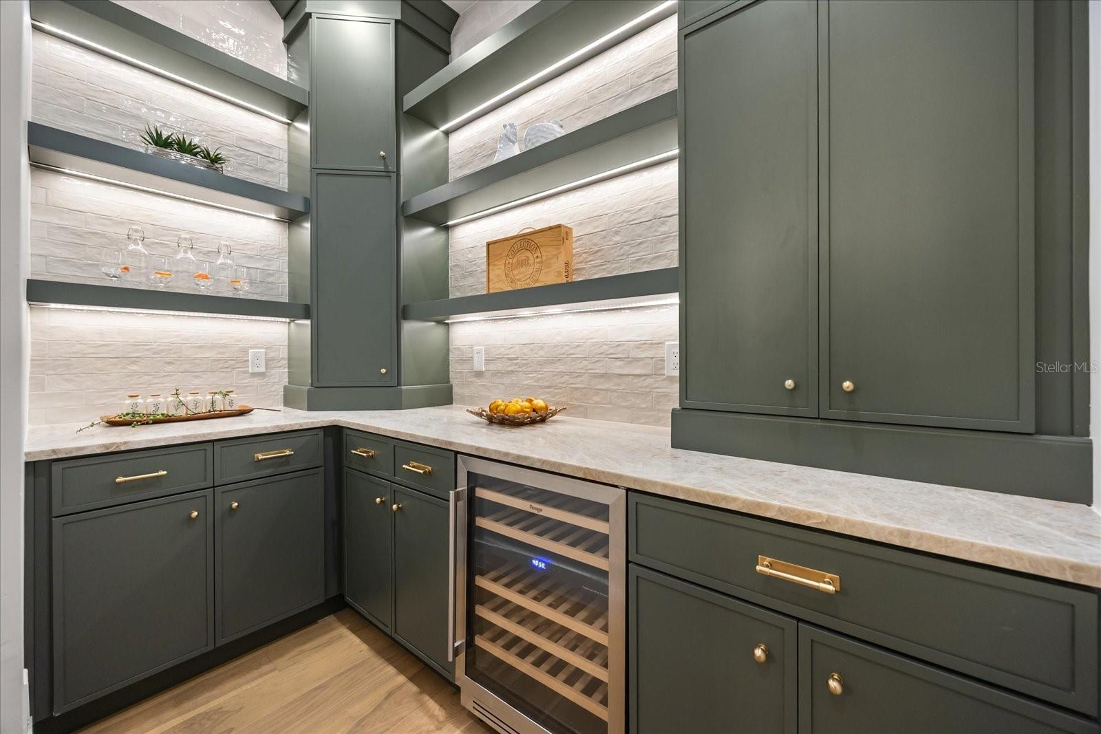 WINDERMERE OAKS - Residential