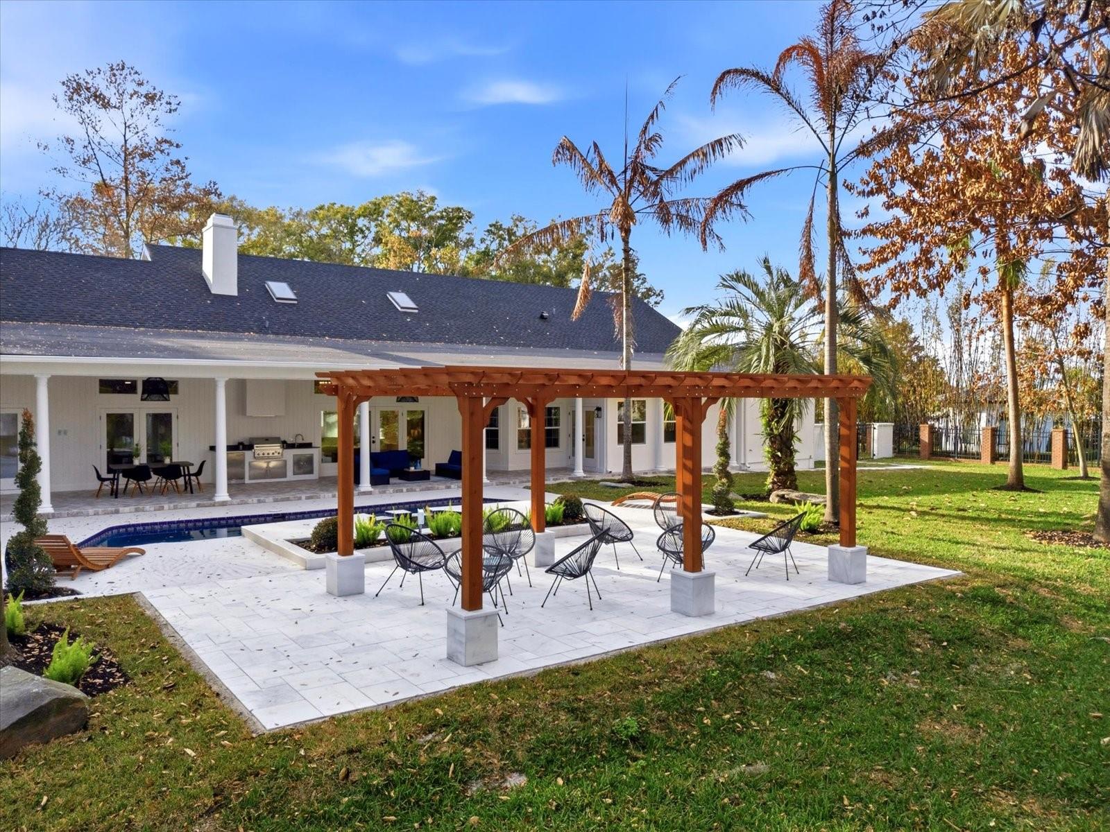 WINDERMERE OAKS - Residential