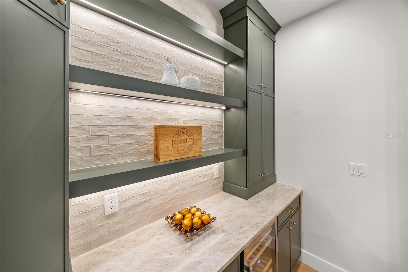 WINDERMERE OAKS - Residential