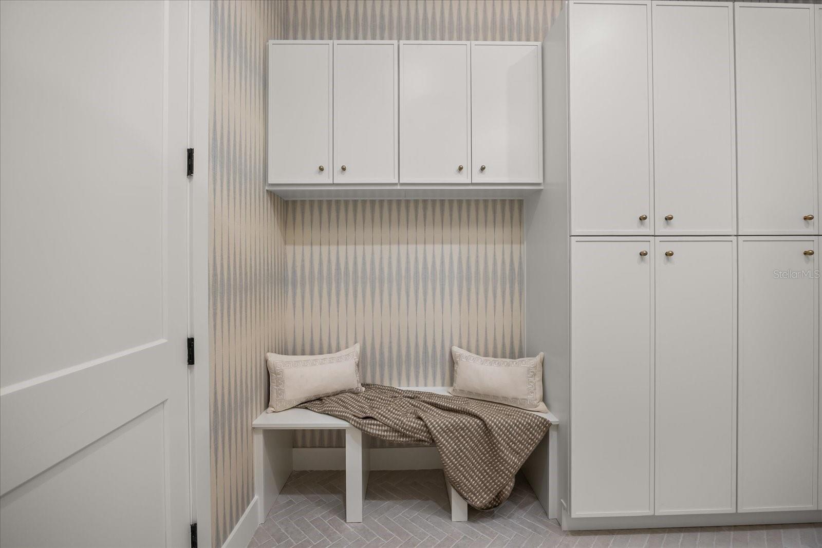 WINDERMERE OAKS - Residential